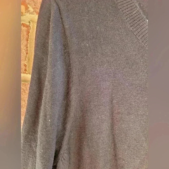 Old navy long sleeve - Picture 4 of 6